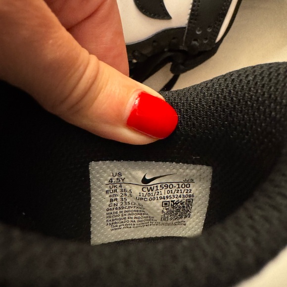 Nike Dunk Low Panda Sneakers | Kids 4.5 - Picture 6 of 6